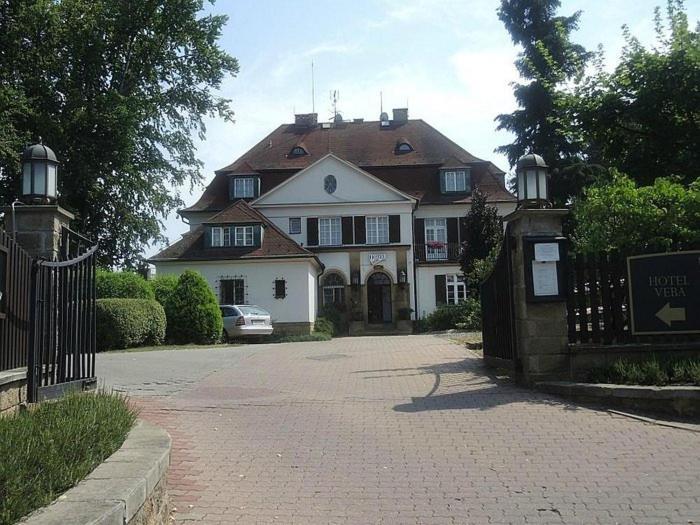 Hotel Veba Broumov Exterior photo