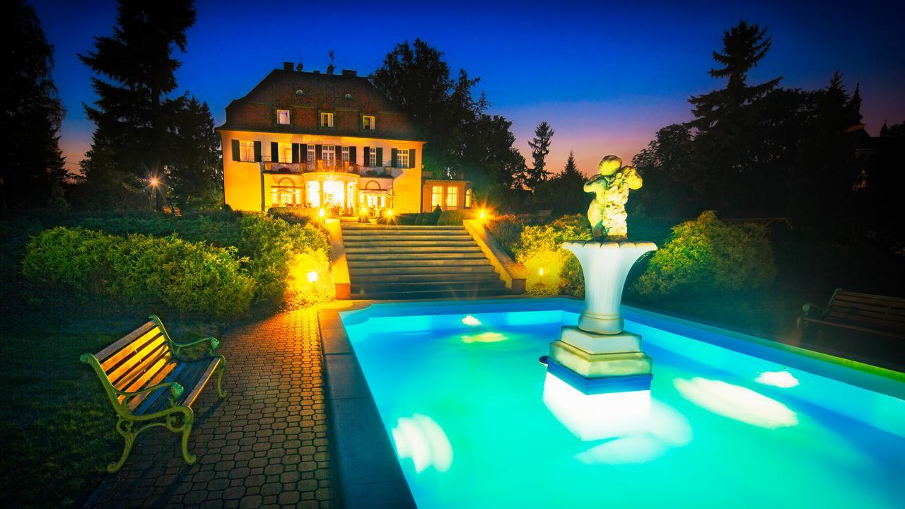 Hotel Veba Broumov Exterior photo